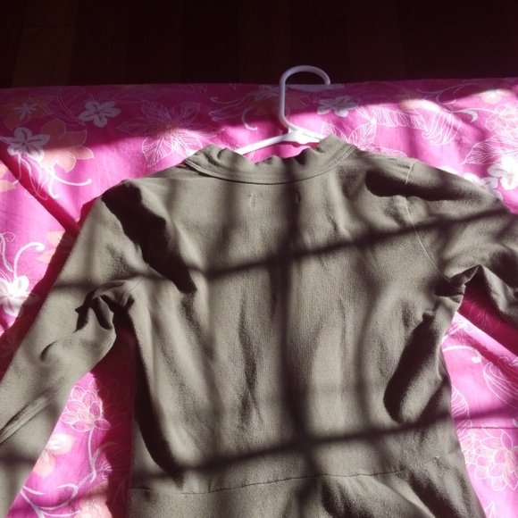 GREEN DRESS - Picture 2 of 3